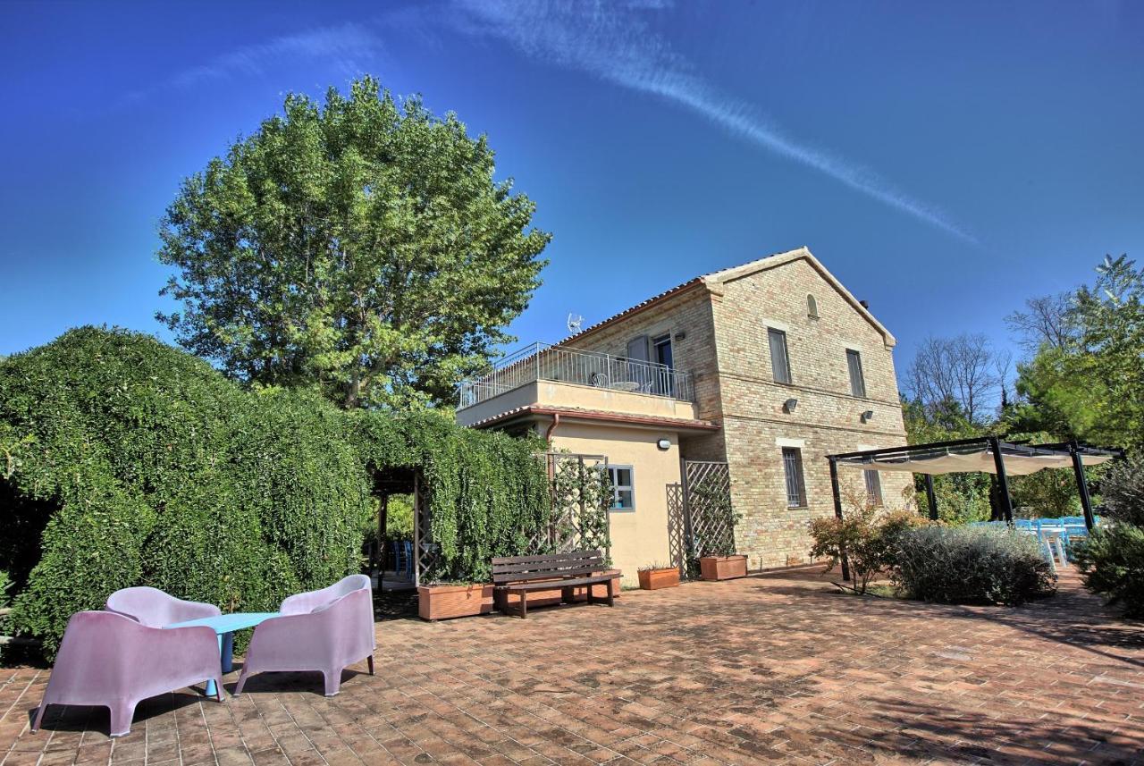 Grande Villa Storica Per Vacanze Con Giardino Privato E Piscina Ostra Экстерьер фото
