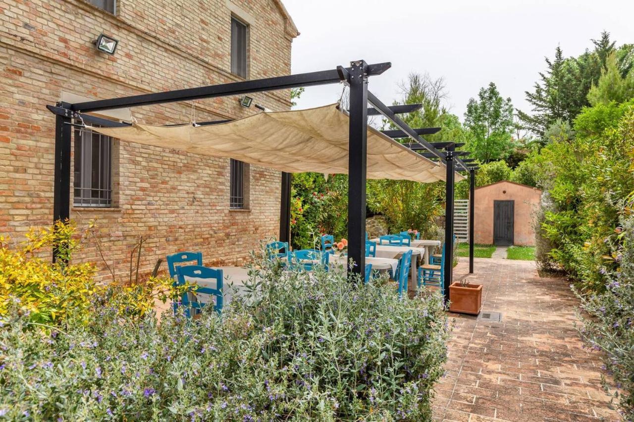 Grande Villa Storica Per Vacanze Con Giardino Privato E Piscina Ostra Экстерьер фото