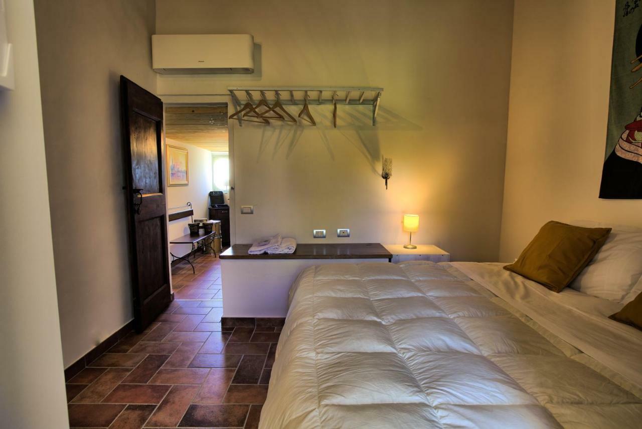 Grande Villa Storica Per Vacanze Con Giardino Privato E Piscina Ostra Экстерьер фото